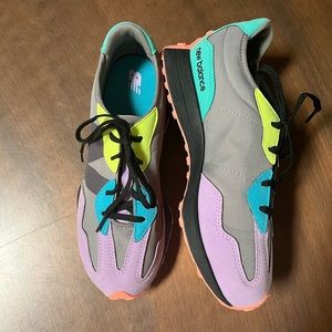 New Balance 327, Magnet Dark Violet Glow, size 39